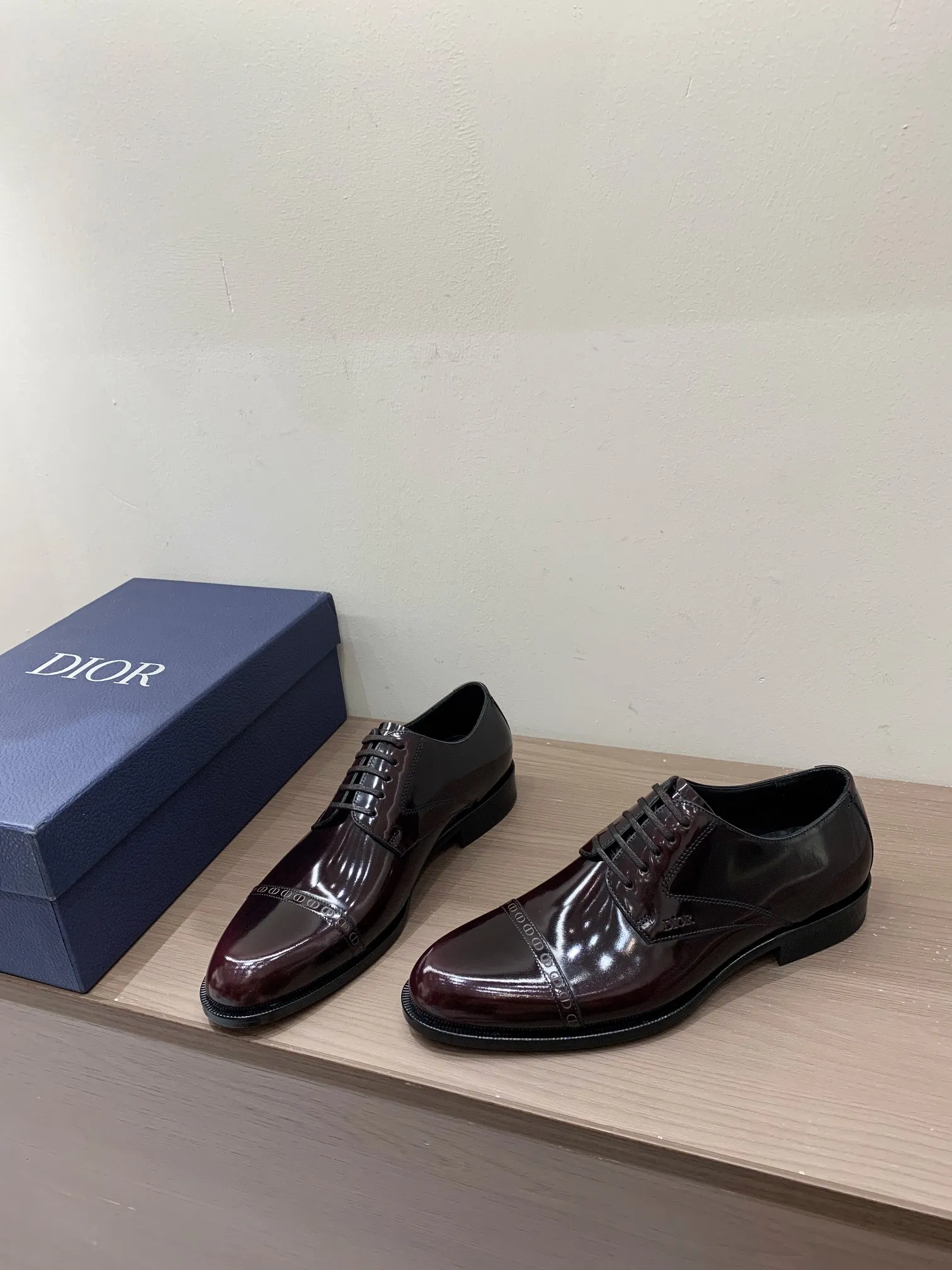 [Dior] Top P: 960💰 Standard code 39-44 (38.45.46 custom-made, non-returnable and non-exchangeable) Dior Dior's latest high-end men's boutique casual leather shoes, imported cowhide upper, water-dyed cowhide lining, imported leather outsole, perfect details are impeccable.